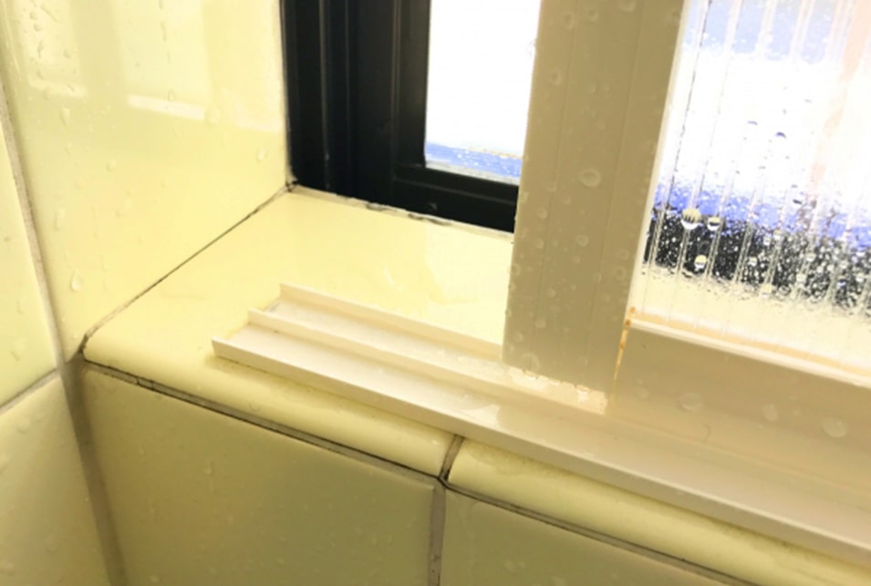 お風呂の窓からの冷気対策のやり方 簡単なものから本格的なものまで紹介 レスキューラボ