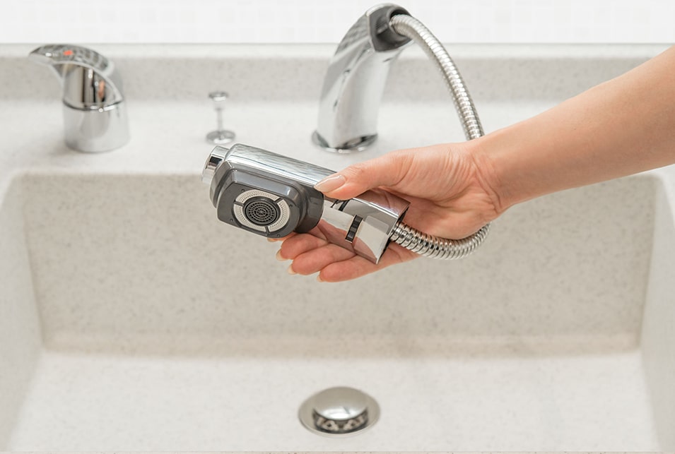 洗面台の蛇口（単水栓）の交換方法とは？必要な道具や手順を図で解説！ | レスキューラボ