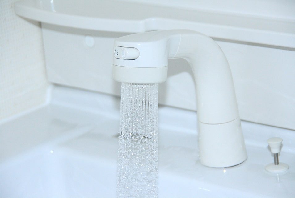 洗面台の蛇口シャワーの取り付け 交換手順とは 必要な道具も解説 レスキューラボ