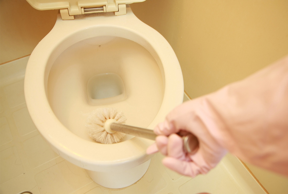 トイレの水が茶色い原因と対処方法とは レスキューラボ