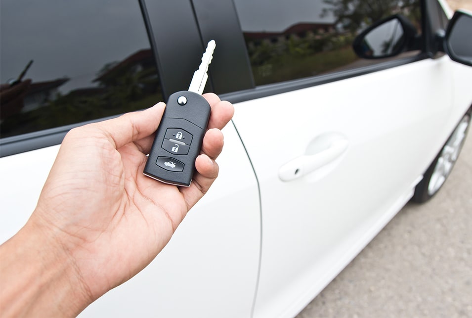 車の鍵を紛失してスペアなしの人が 鍵を安く手に入れる方法 とは レスキューラボ